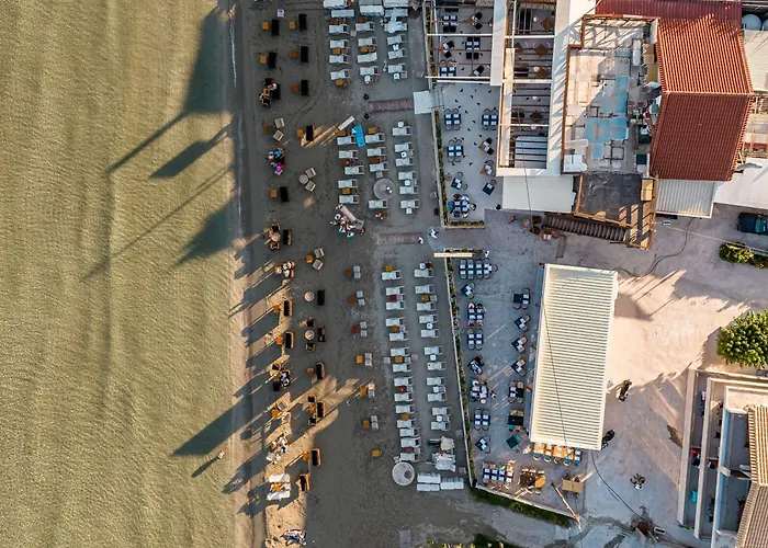 Horizon Apartments - Beachfront Luxury, By Zantewize