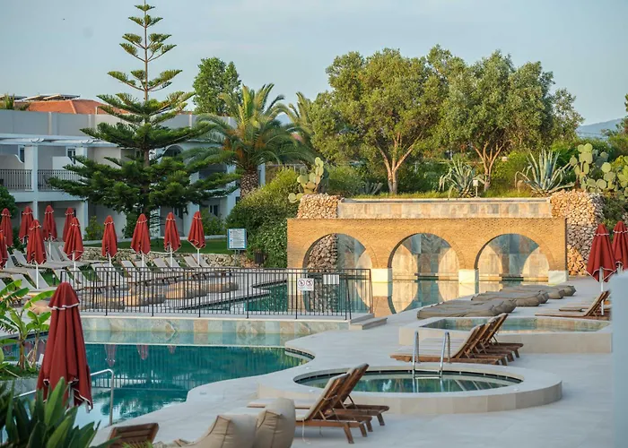 Bitzaro Grande Hotel & Suites
