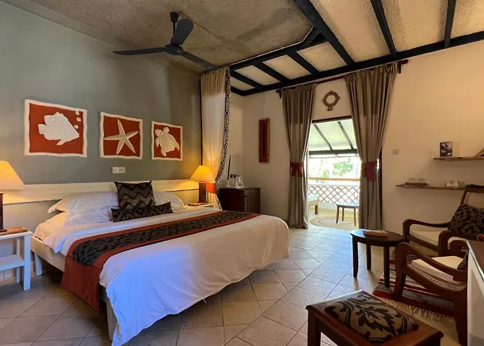 Pinewood Beach Resort&Spa