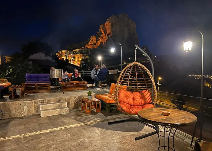 Tale Cave Inn