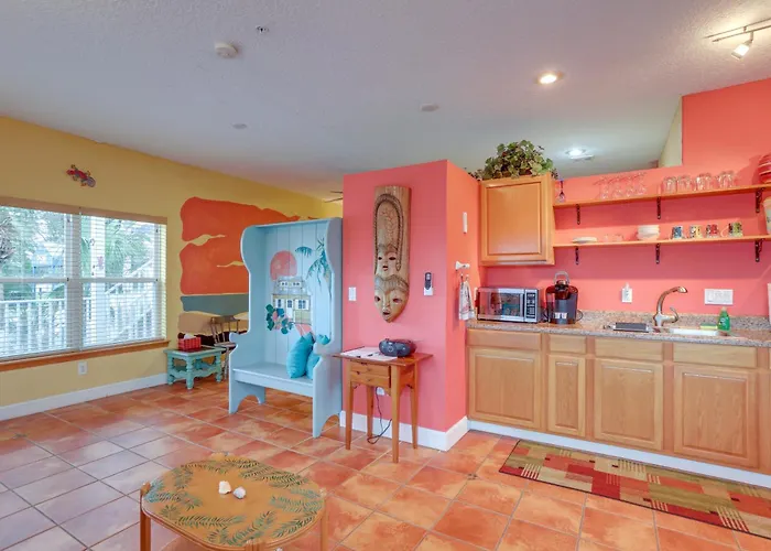 Walk To Indian Rocks Beach - Vibrant Condo