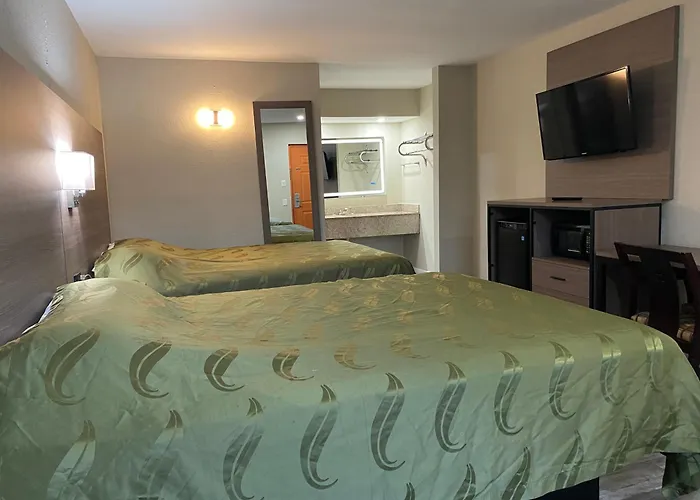 Brentwood Inn & Suites