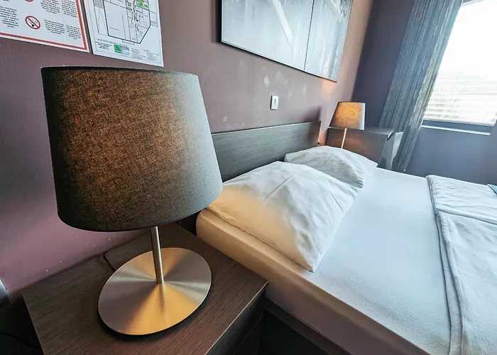 Nitro Rooms