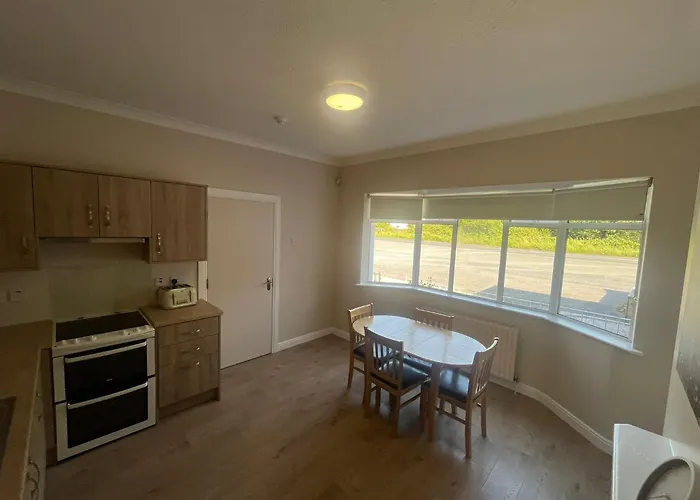 Yeats Lodge Self Catering Apartment And Bar