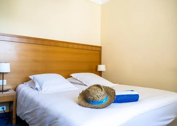 Logis Hotel Le Provencal Rest Les Muriers
