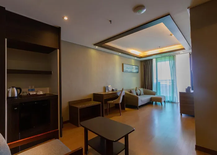 Xenia Hotel Clark