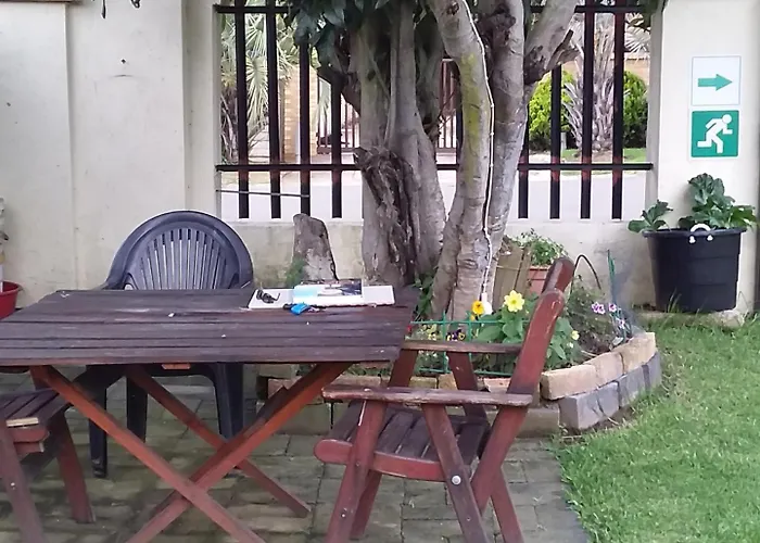 Kwa-Dlamathe Guesthouse