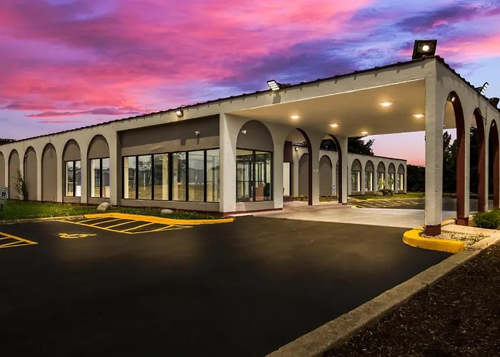 Hometowne Studios By Red Roof And Conference Center Chicago - N Aurora Naperville