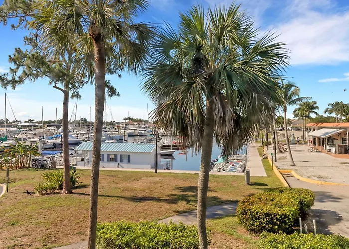 Marina Getaway On The Water!