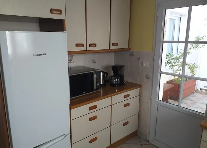 Appartement 3 Chambres 6 Pers Rez De Jardin 5Min Plage Quartier Du Phare Location Du Dimanche Au Dimanche En Juillet Et Aout
