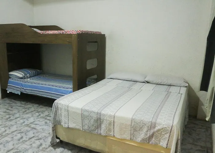 Apartamento Inteiro Central 2 Quartos e Kitnet Inteira 01 quarto