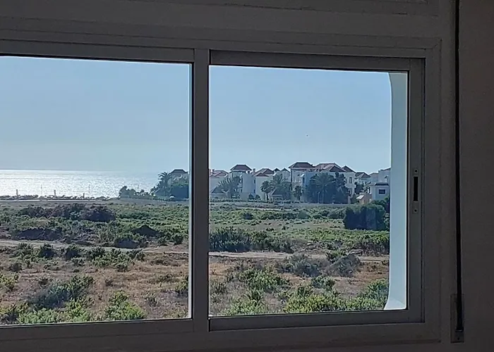 Appartement Avec Piscines, Vue Sur Mer Et Acces A La Plage A Achakar Hill, Tanger.