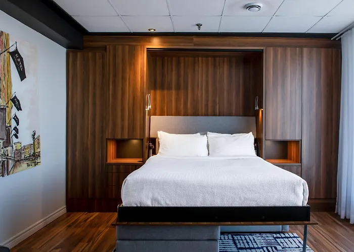 Hotel Chicoutimi, Affilie A Hyvi