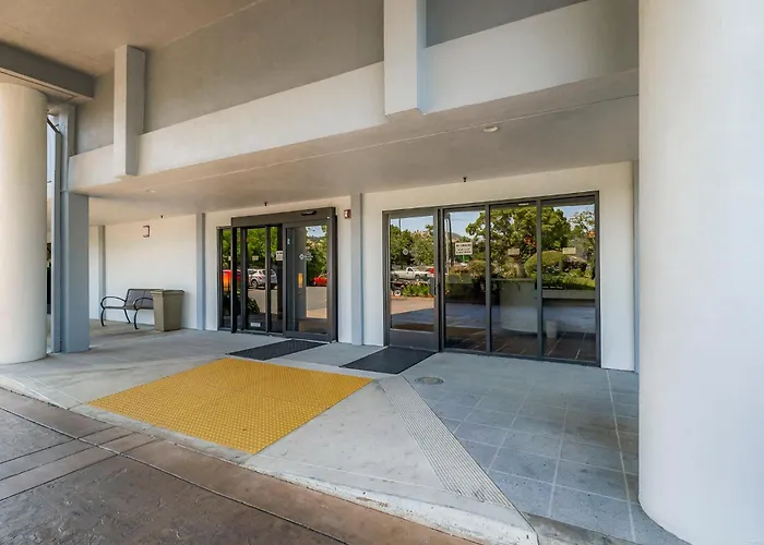 Best Western Plus Wine Country Inn & Suites