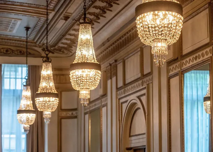 The Benson Portland, Curio Collection By Hilton