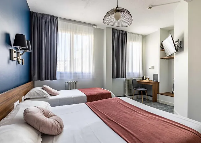 Le Paris Brest Hotel