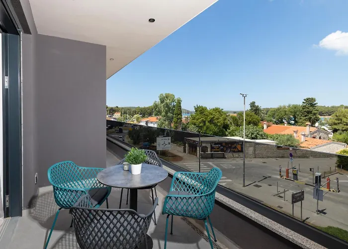 A'More Bijeca - 20M From The Beach - New & Modern