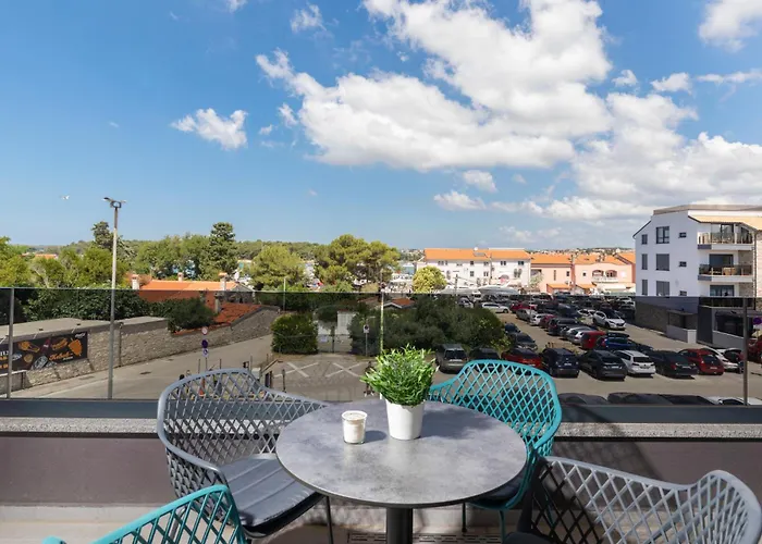 A'More Bijeca - 20M From The Beach - New & Modern