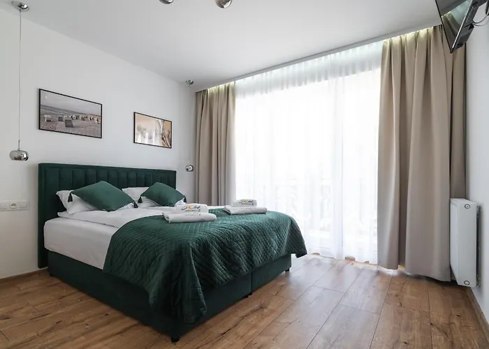 Solek, Apartamenty Hotelowe I Pokoje Goscinne Ze Sniadaniem, Przyjazne Zwierzetom, Wyjatkowe, Z Widokiem Na Jezioro Jamno I W Bardzo Bliskiej Odleglosci Od Morza