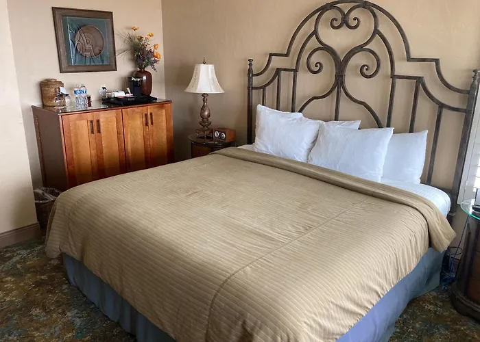 Blue Dolphin Inn