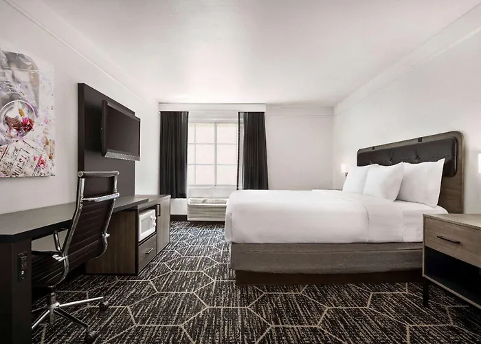 La Quinta By Wyndham Hesperia Victorville