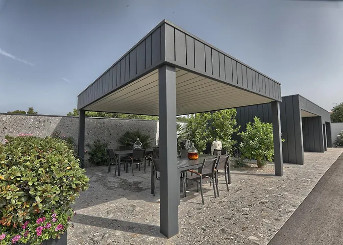 HD Beach House I