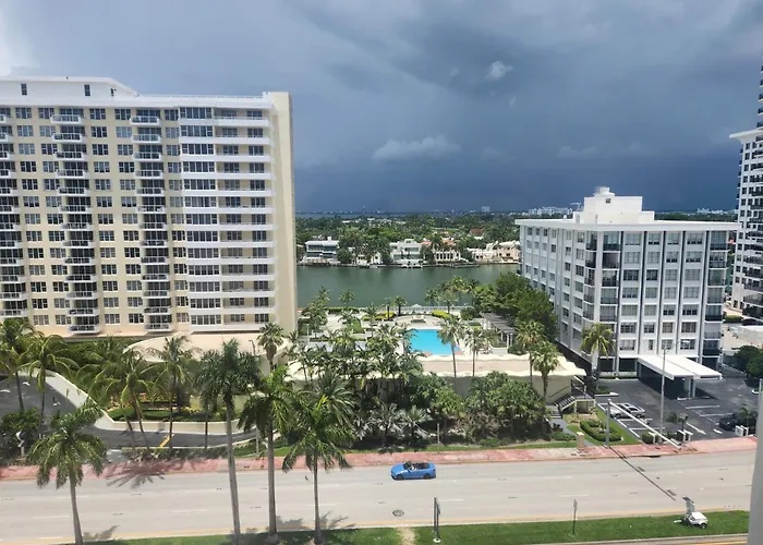 Entire Beach Front Condo W/ Pool Amazing View 4Pax