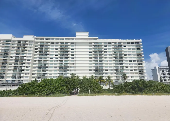 Entire Beach Front Condo W/ Pool Amazing View 4Pax
