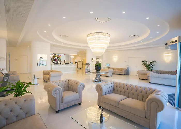 Pm Hotel
