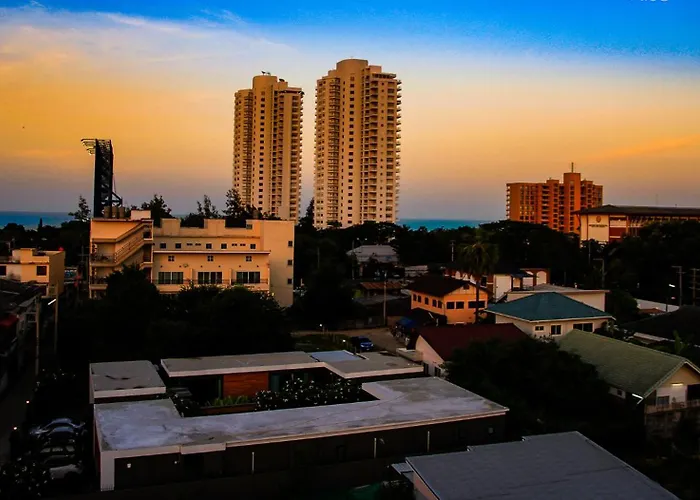 Sky Villa Hua Hin Guesthouse - Adults-Only