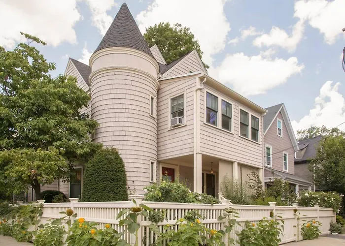 Historic Harvard & Mit Victorian
