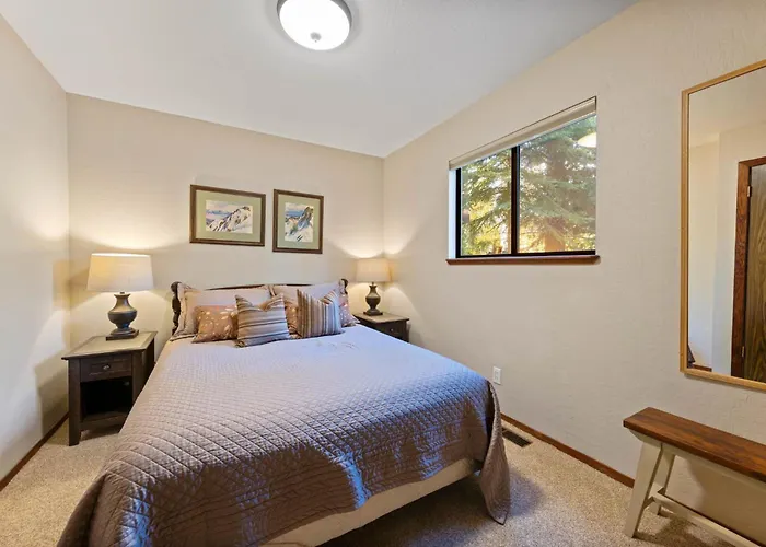 Nightingale Retreat By Tahoe Getaways - 3Br, Close To Tahoe City, Walk To Bike Path & Private Beach Access