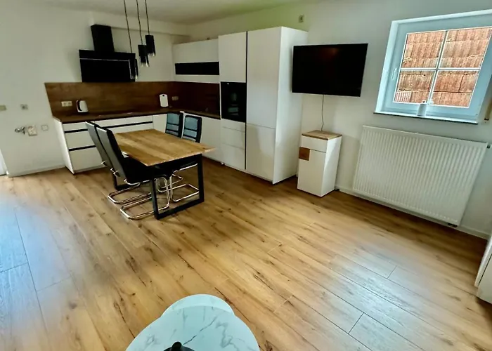 Adenauer Forst Ring Apartment