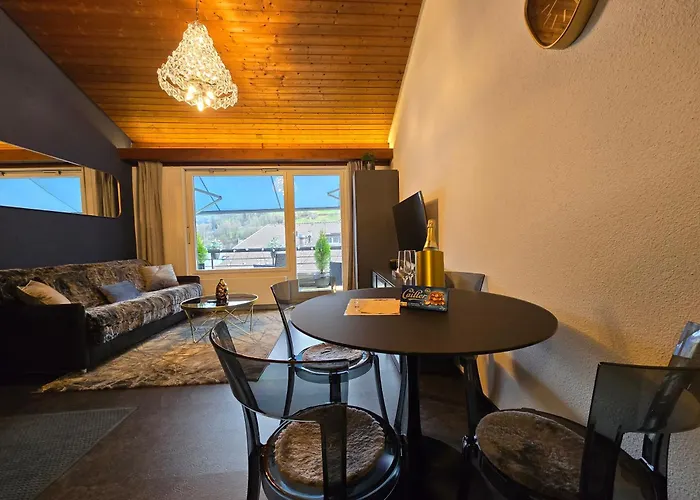 Lakeview Loft*Lake/Ferry Access* Central
