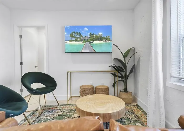 Palm Wave Says - Quiet House In Best Area