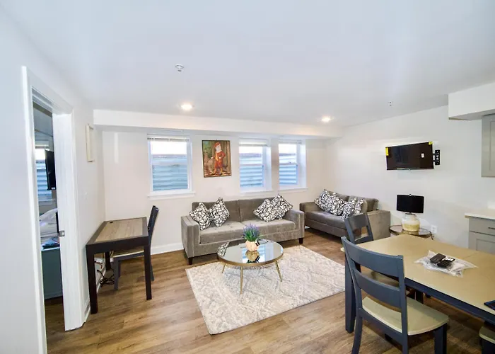 The Lenny: Modern Boutique Loft