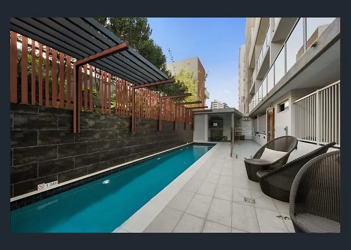 Discover Urban Bliss In Our 1-Bedroom King Bed Apartment! City Views And Cultural Gems