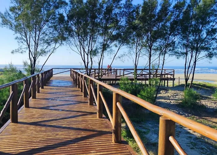 Casa 100m da Praia, Sinuca e Churrasqueira - amarela