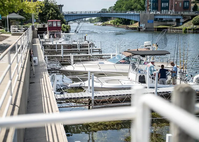 Manistee Inn & Marina