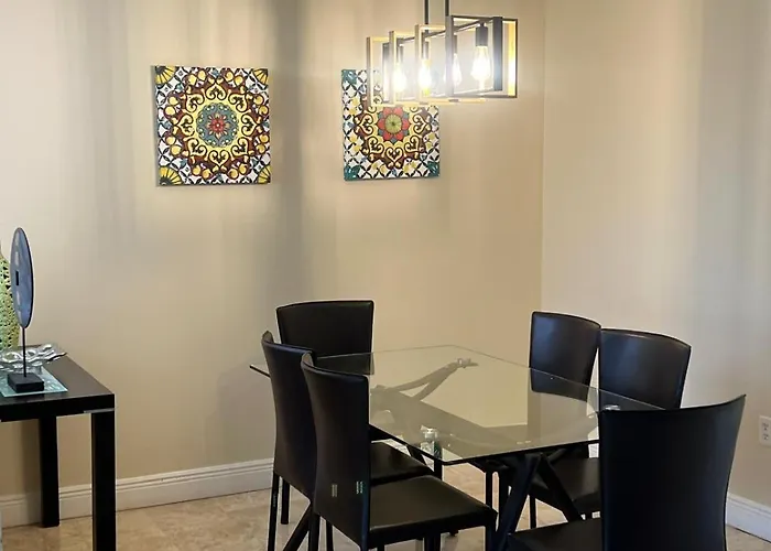 Renovated 2/2 Unit At Yacht Club/Aventura