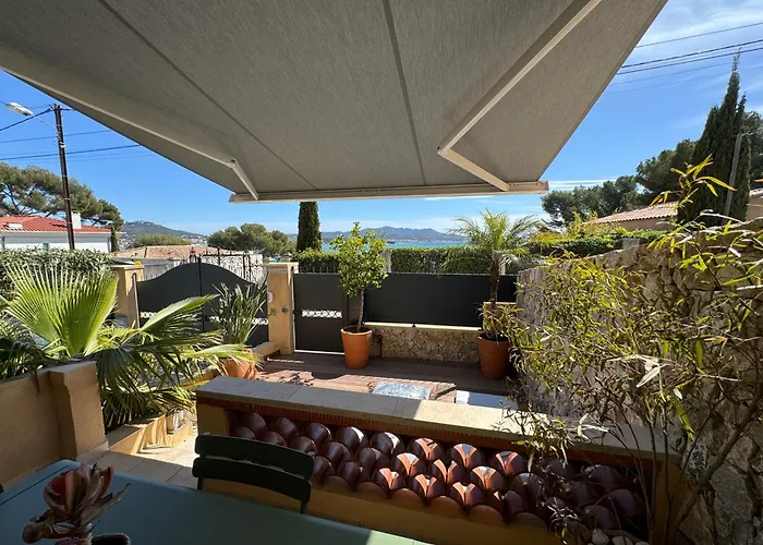 Confortable T2 Vue Mer Avec Terrasse Amenagee Et Parking Prive, Plage Et Port A Pied