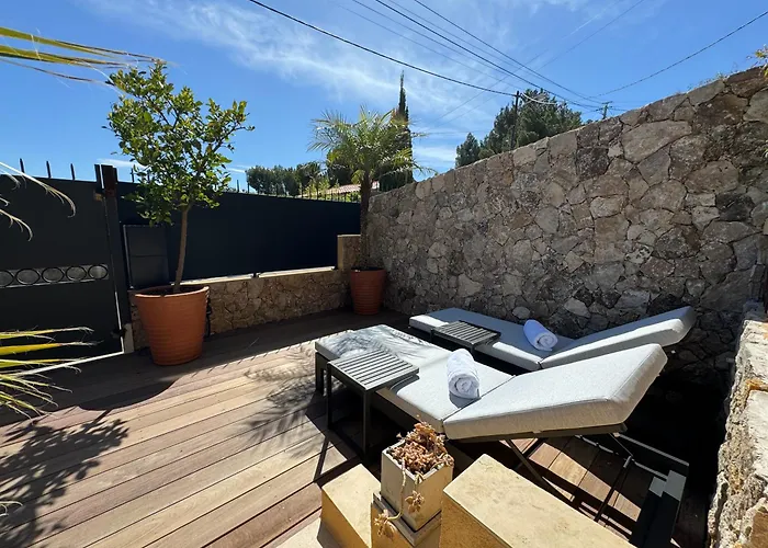 Confortable T2 Vue Mer Avec Terrasse Amenagee Et Parking Prive, Plage Et Port A Pied