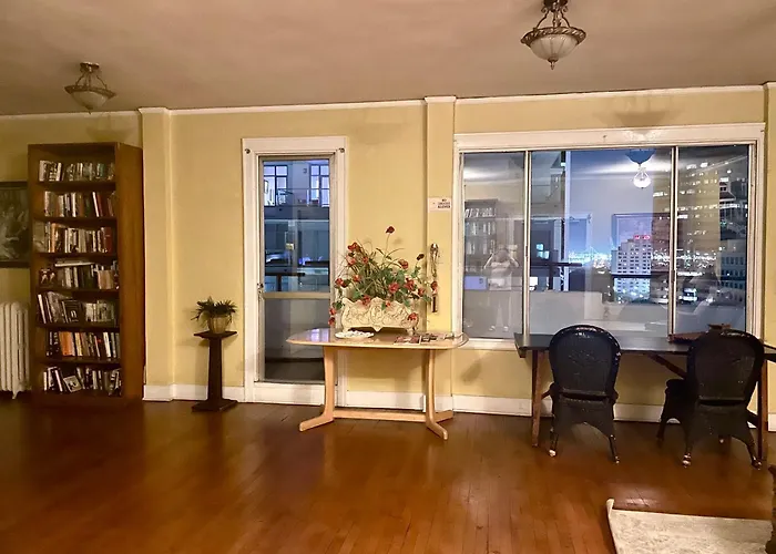 Your Penthouse Ocean View With City Lights And Queen Mary Too