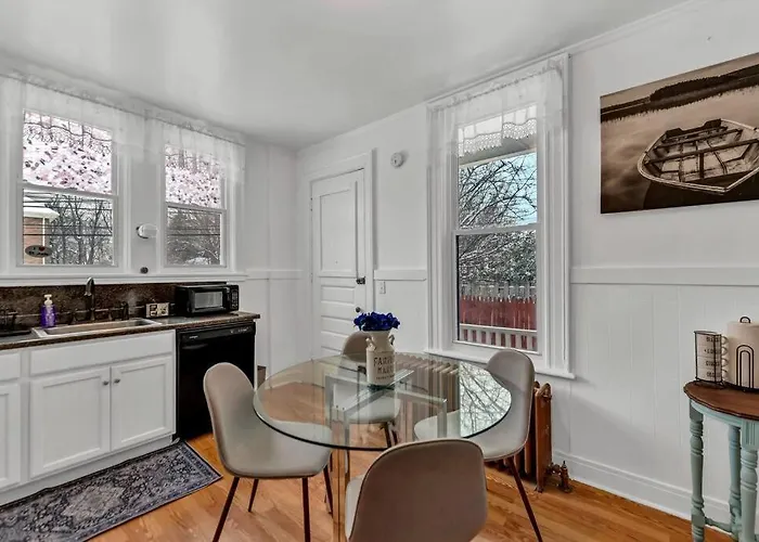 The Victorian On South Park - Sleeps 6