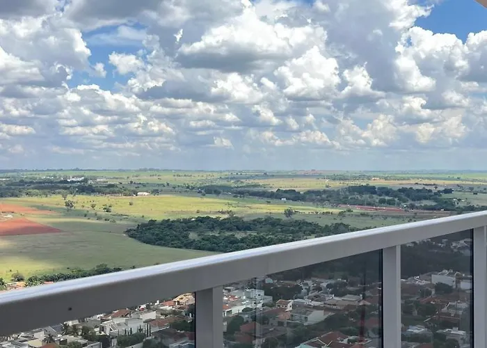 Loft alto padrão, último andar Uptown c/ garagem
