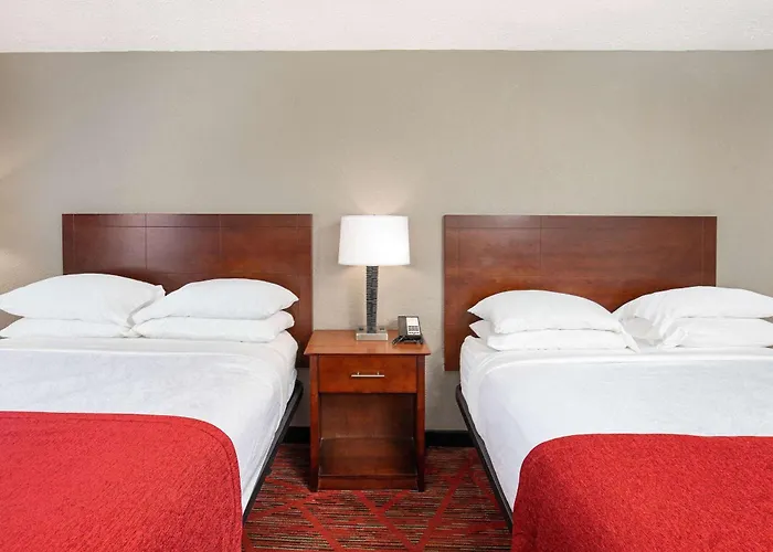 Ramada By Wyndham Bowling Green