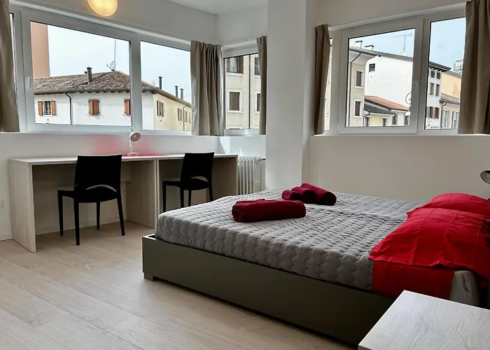 Luxury Urban Oasis Apartment In Center Of Udine
