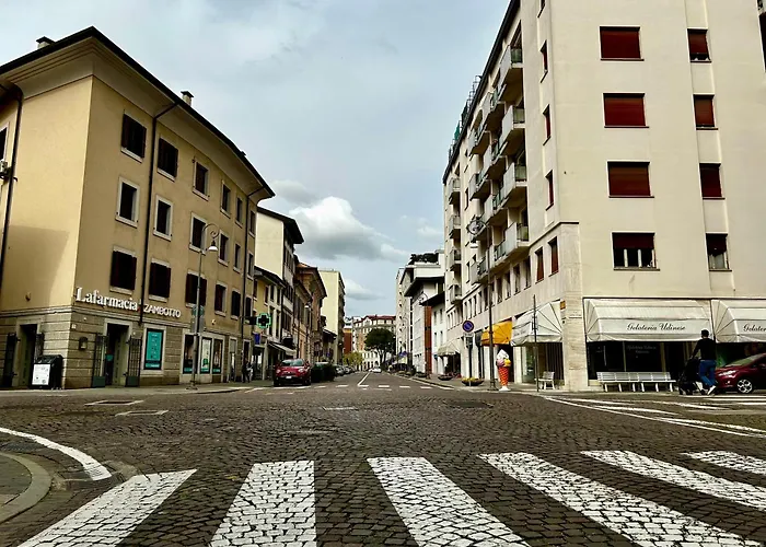 Luxury Urban Oasis Apartment In Center Of Udine