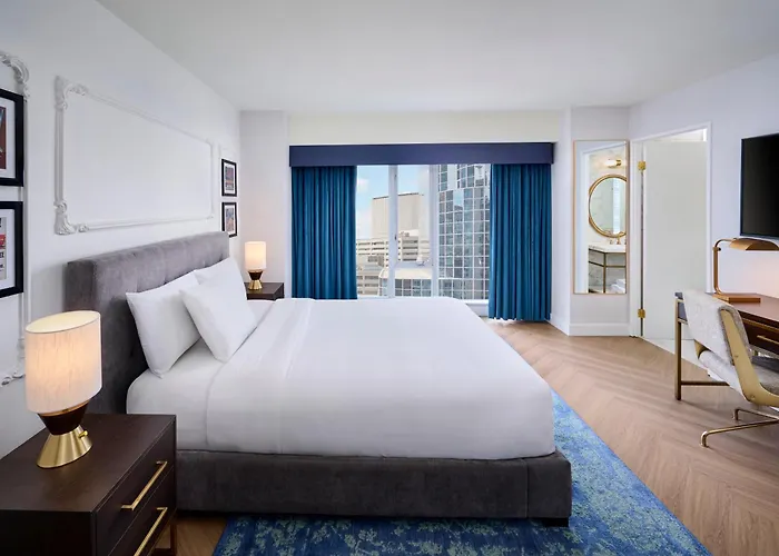 Pantages Hotel Toronto Centre
