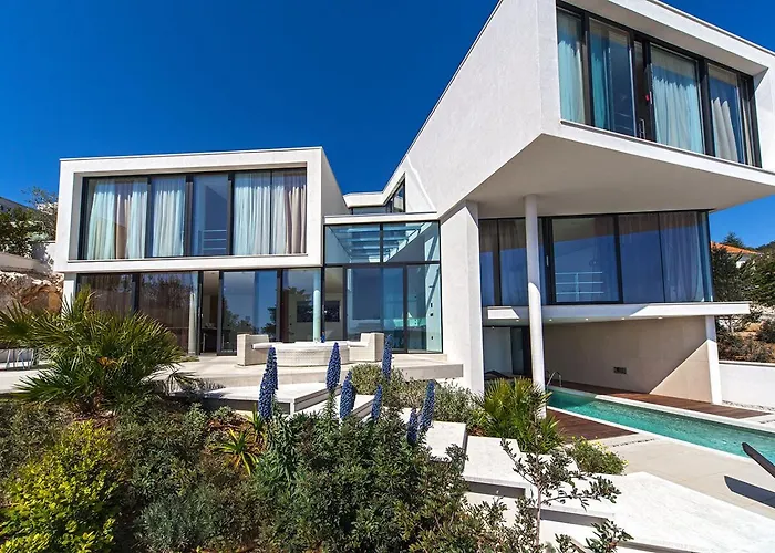 Golden Rays Luxury Villas & Apartments
